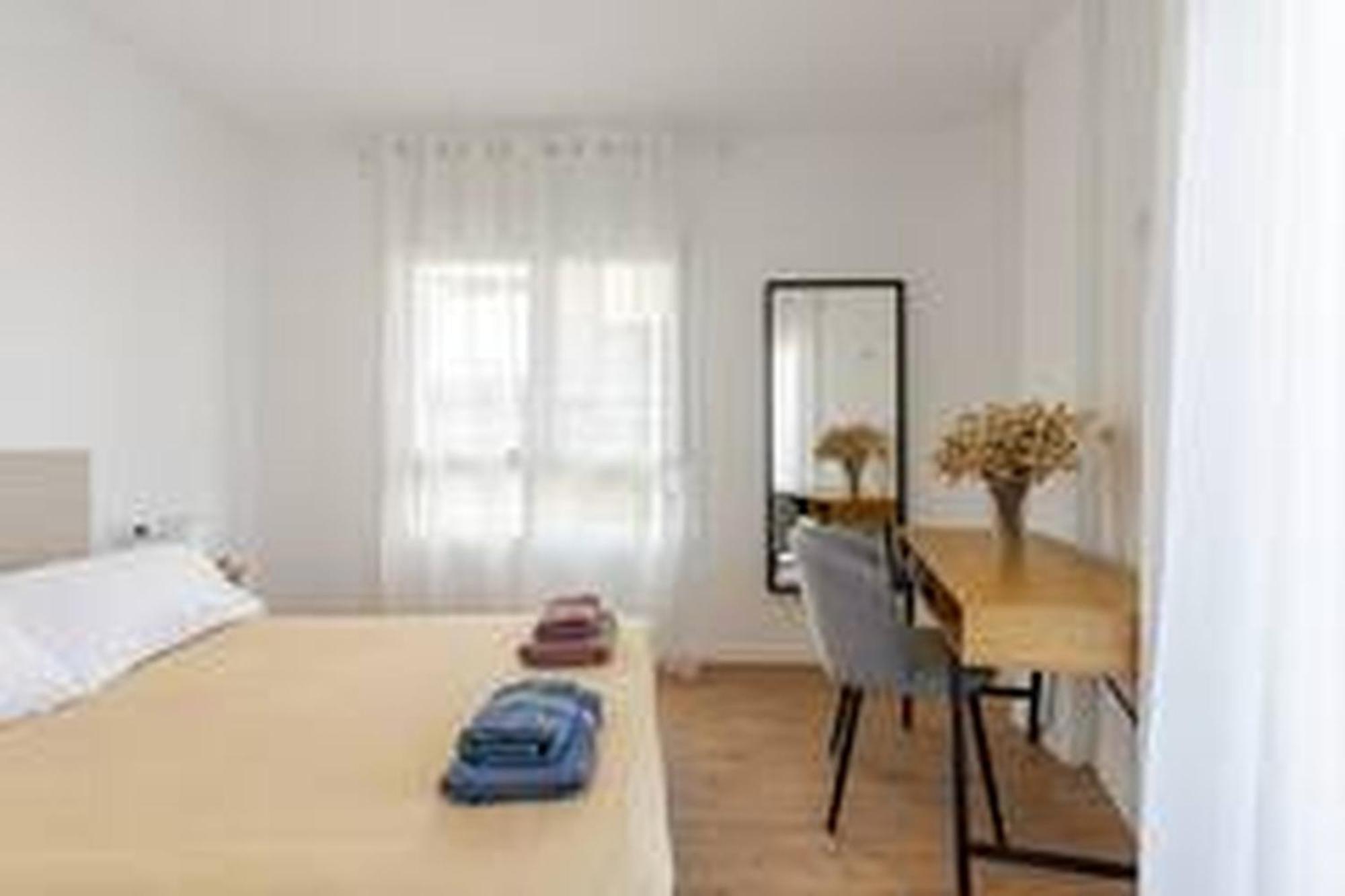Apartamentos Nuevo Con Aire Y Wifi Águilas Extérieur photo