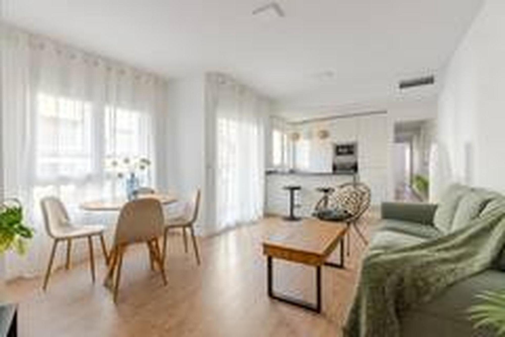 Apartamentos Nuevo Con Aire Y Wifi Águilas Extérieur photo